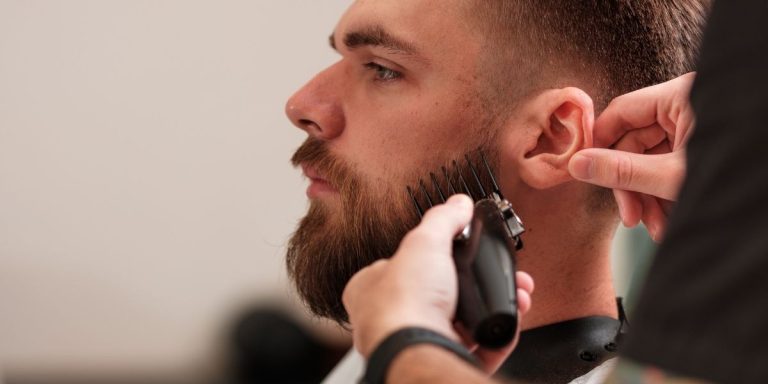 Voyager avec les meilleures tondeuses à barbe en 2022