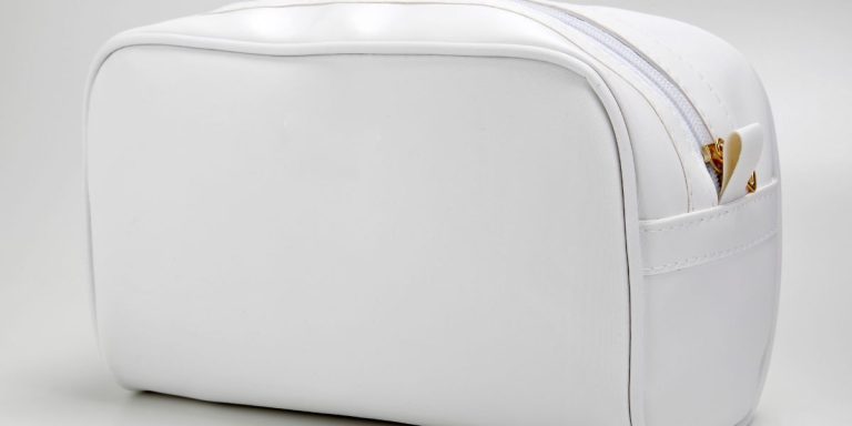Quel type de trousse de toilette choisir en fonction de l&rsquo;endroit où l&rsquo;on va ?