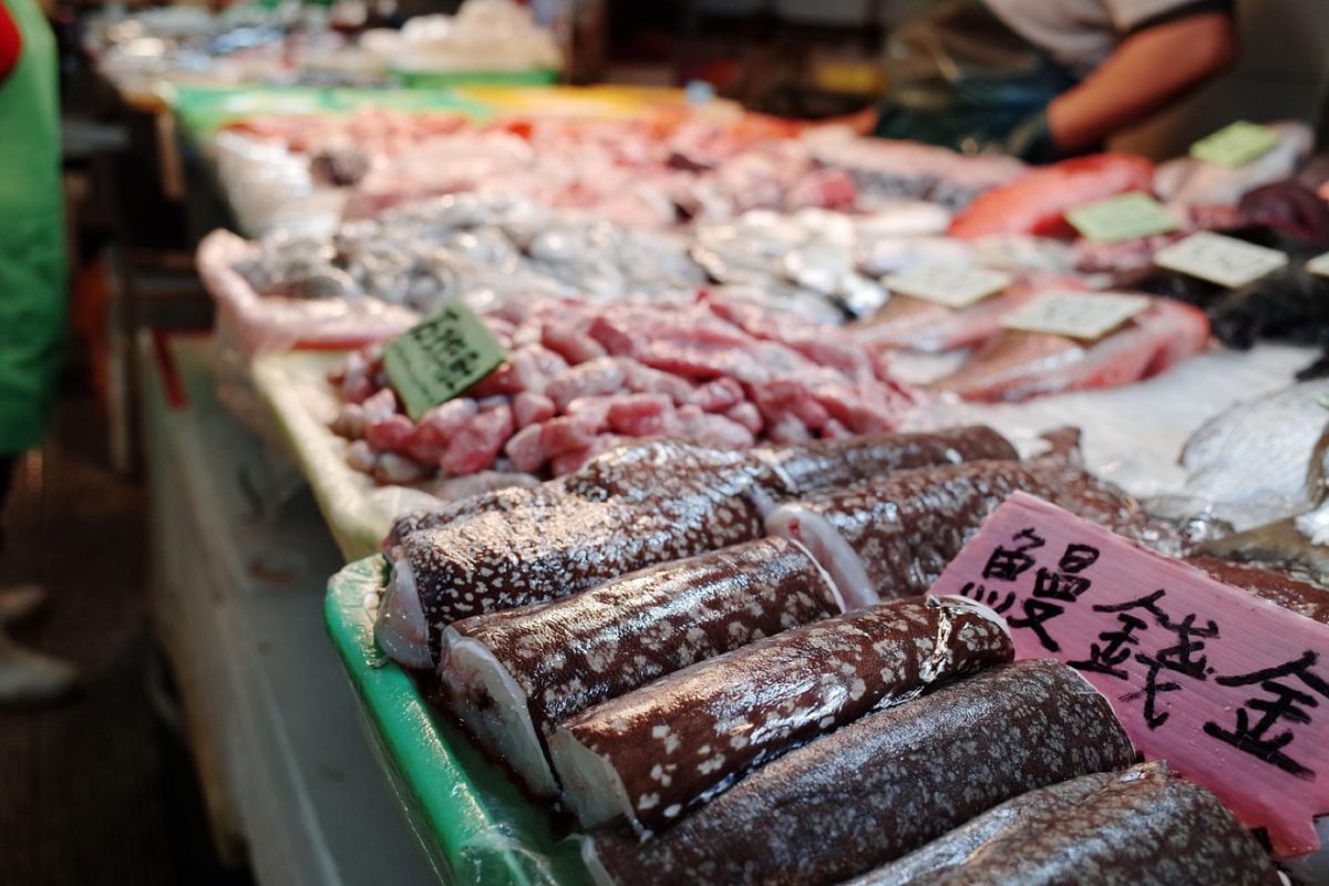 Où acheter des fruits de mer locaux près de la plage