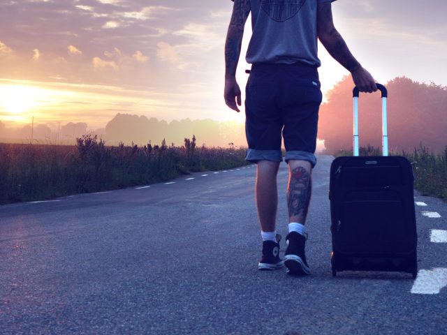 Évitez les arnaques sur Booking.com et Airbnb : 5 astuces essentielles
